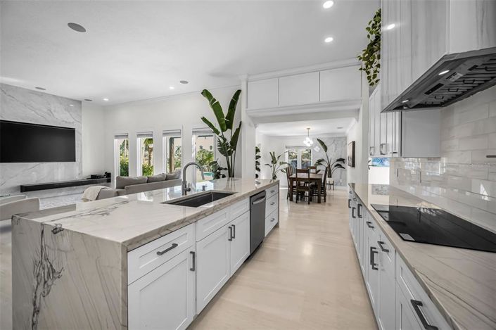 Image No.17-4 Bed Property for sale