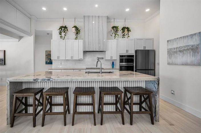 Image No.18-4 Bed Property for sale