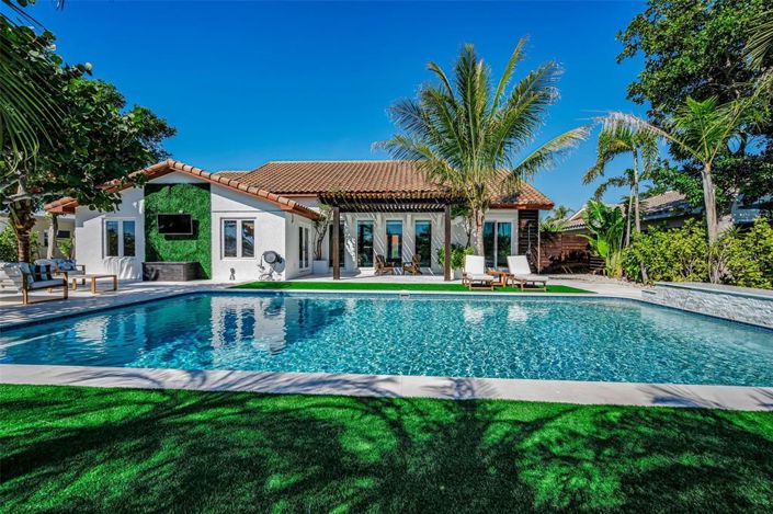 Image No.34-4 Bed Property for sale