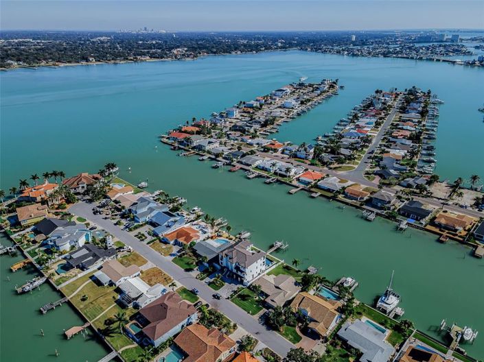 Image No.50-4 Bed Property for sale