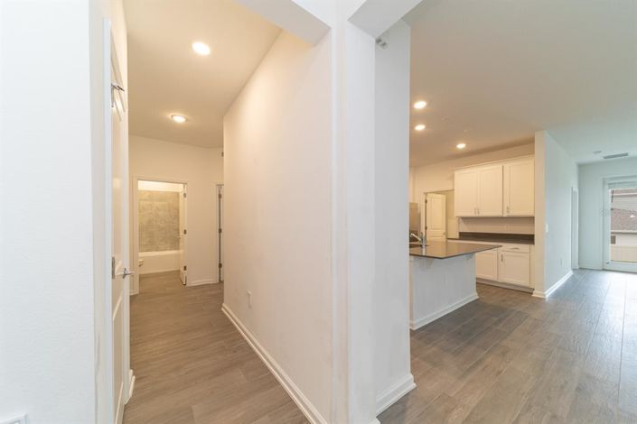 Image No.15-4 Bed Property for sale