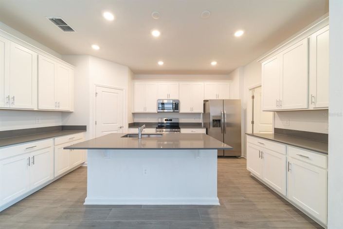 Image No.24-4 Bed Property for sale