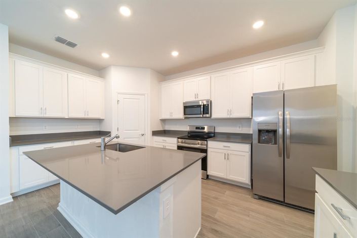 Image No.25-4 Bed Property for sale