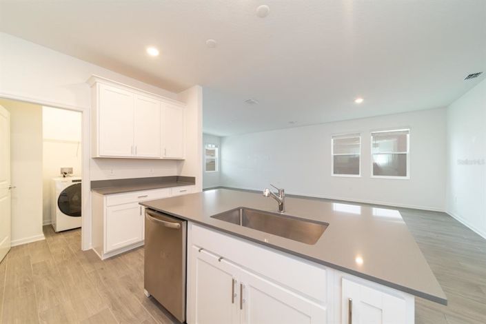 Image No.28-4 Bed Property for sale