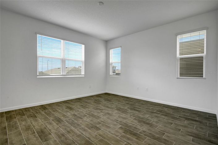 Image No.8-4 Bed Property for sale