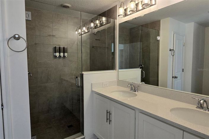 Image No.17-3 Bed Townhouse for sale