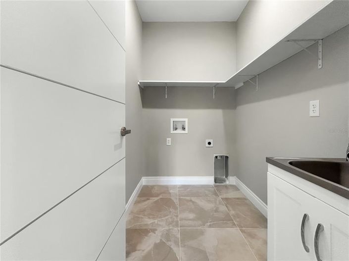 Image No.18-4 Bed Townhouse for sale