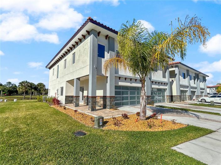 Image No.2-4 Bed Townhouse for sale