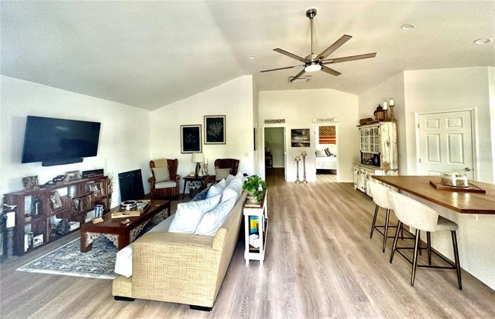 Image No.4-6 Bed Property for sale