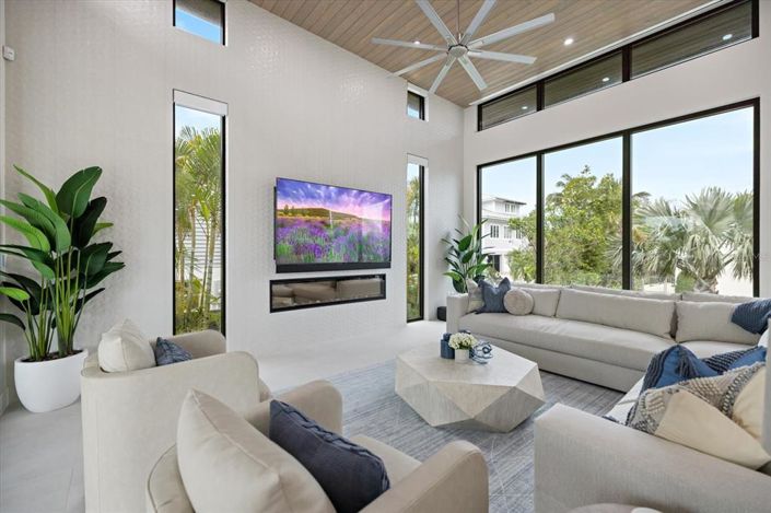 Image No.15-4 Bed Property for sale