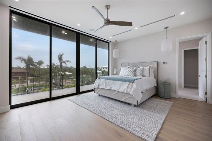 Image No.30-4 Bed Property for sale