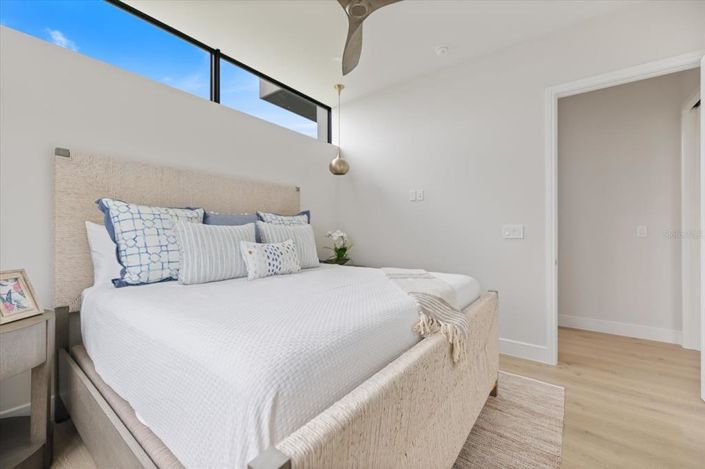 Image No.41-4 Bed Property for sale