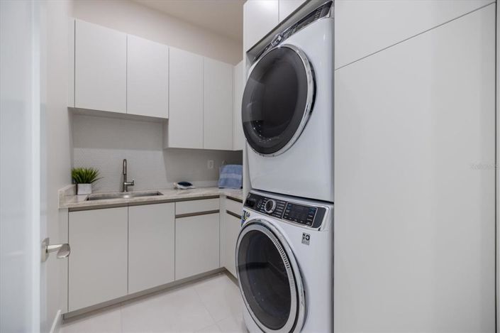 Image No.48-4 Bed Property for sale