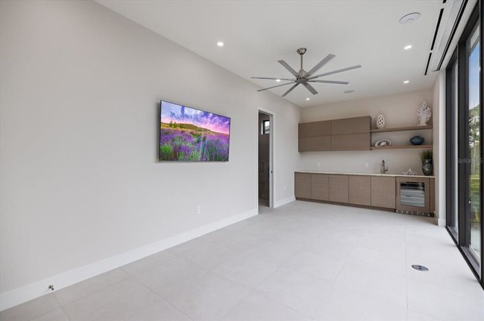 Image No.50-4 Bed Property for sale