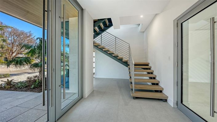 Image No.10-4 Bed Property for sale