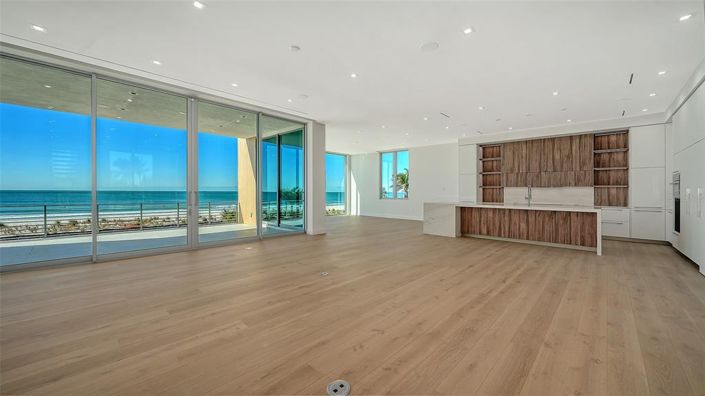 Image No.11-4 Bed Property for sale