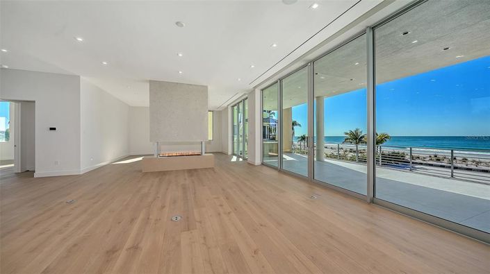 Image No.13-4 Bed Property for sale