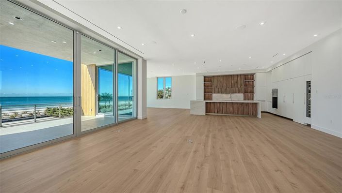 Image No.14-4 Bed Property for sale