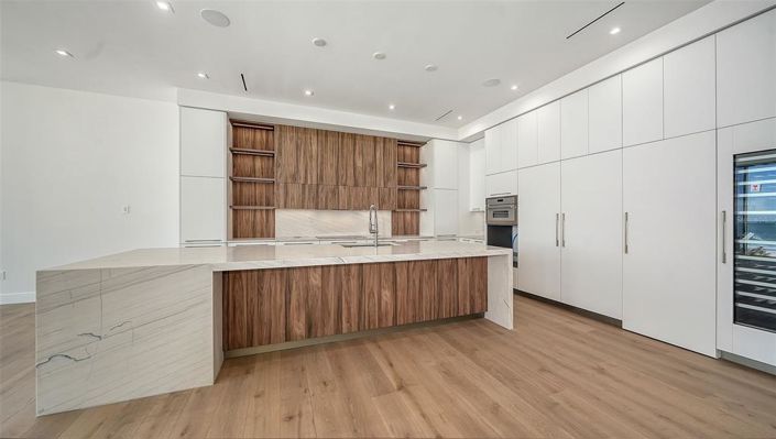 Image No.19-4 Bed Property for sale