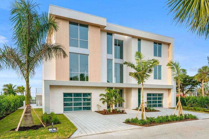 Image No.2-4 Bed Property for sale