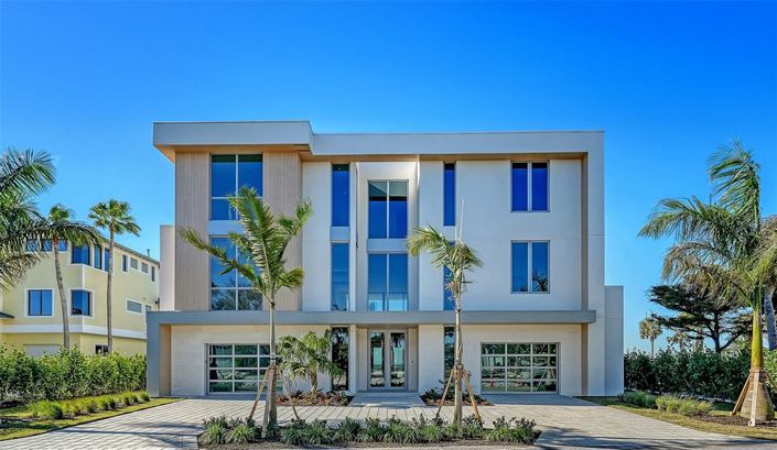 Image No.3-4 Bed Property for sale