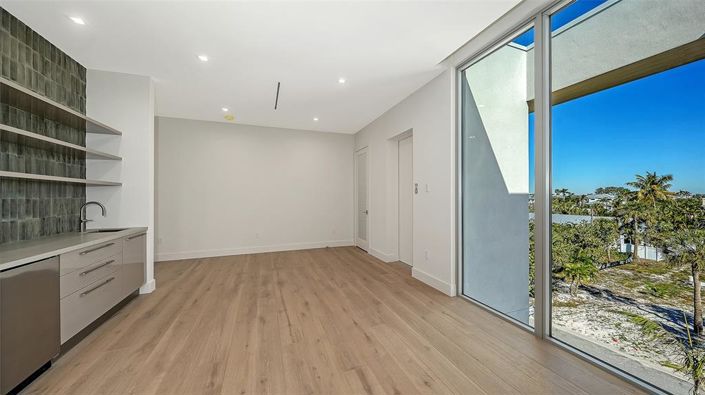 Image No.40-4 Bed Property for sale