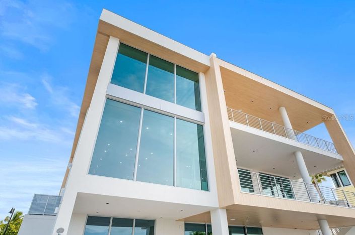 Image No.5-4 Bed Property for sale