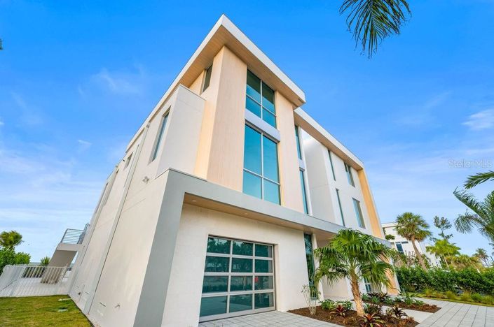 Image No.5-4 Bed Property for sale
