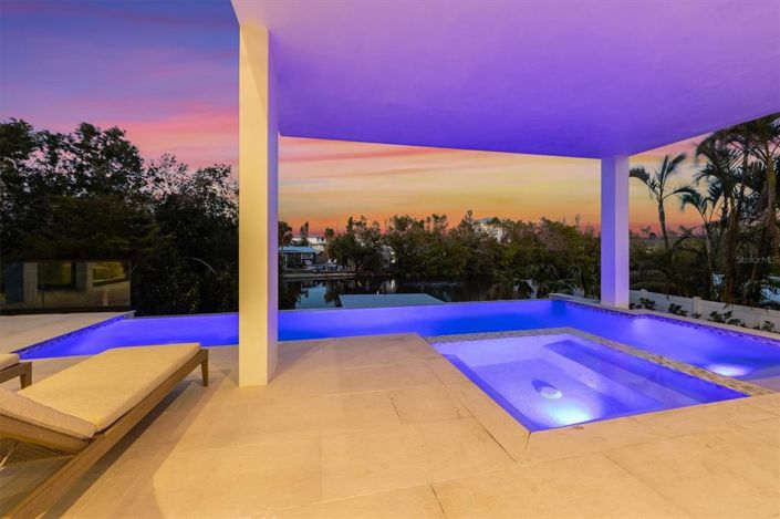 Image No.4-4 Bed Property for sale