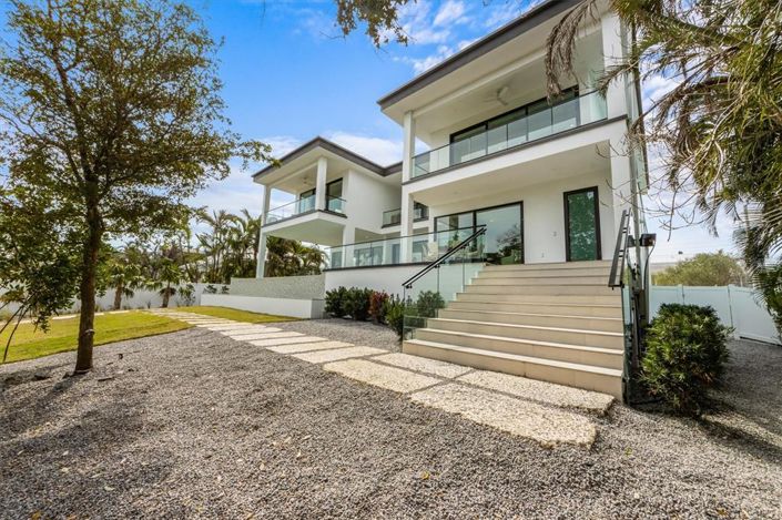 Image No.59-4 Bed Property for sale