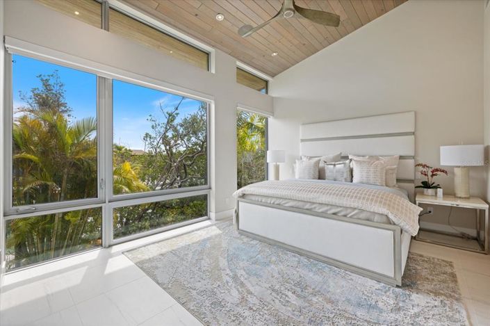 Image No.32-3 Bed Property for sale