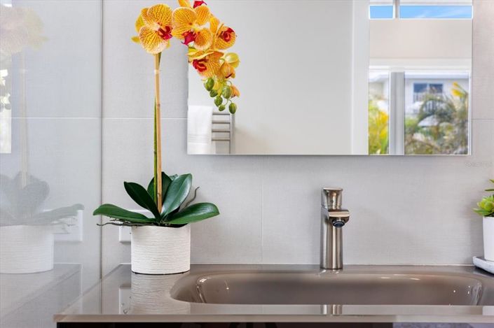 Image No.37-3 Bed Property for sale