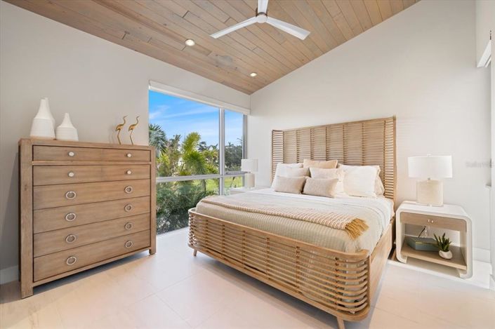 Image No.40-3 Bed Property for sale