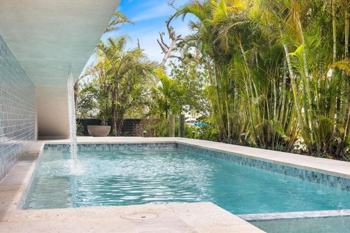 Image No.53-3 Bed Property for sale