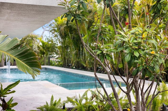 Image No.54-3 Bed Property for sale