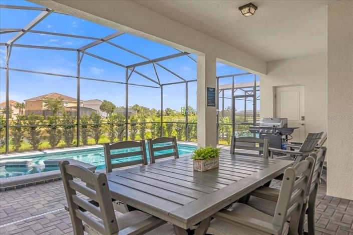 Image No.14-6 Bed Property for sale