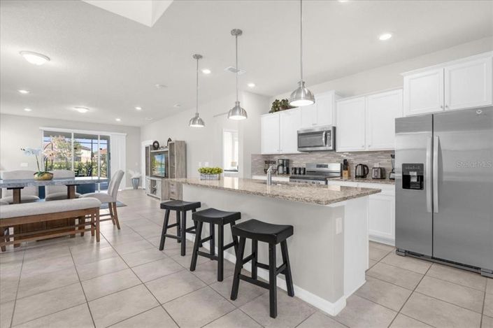 Image No.4-6 Bed Property for sale