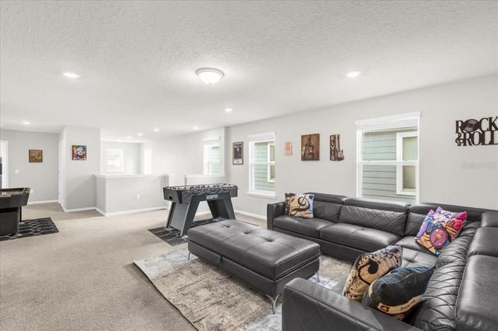 Image No.8-6 Bed Property for sale