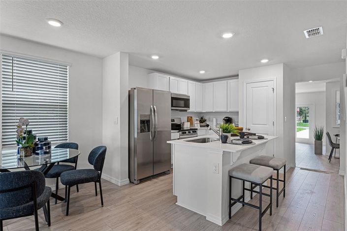 Image No.3-3 Bed Property for sale