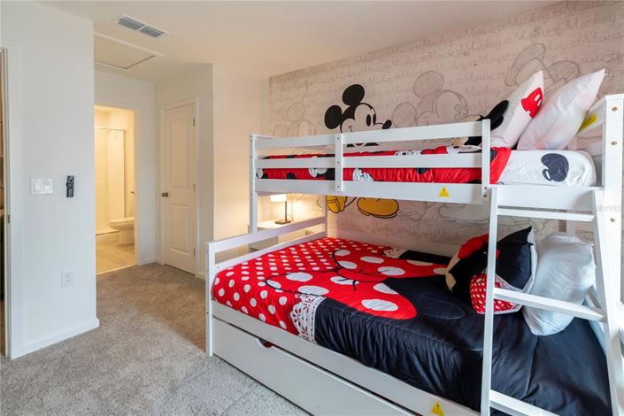 Image No.26-4 Bed Townhouse for sale