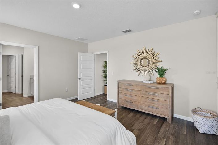 Image No.14-5 Bed Property for sale