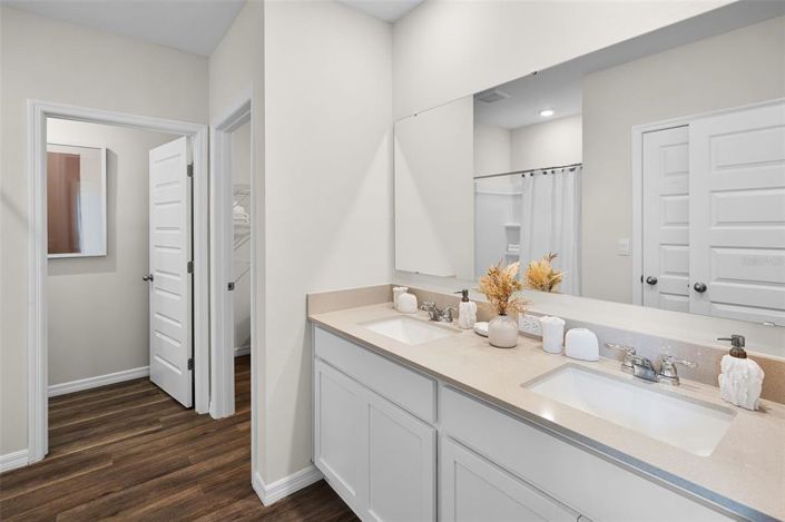 Image No.16-5 Bed Property for sale