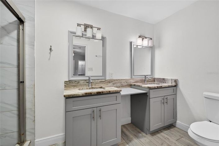 Image No.30-6 Bed Property for sale