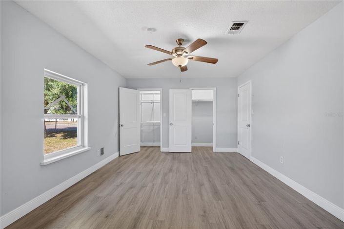 Image No.32-6 Bed Property for sale