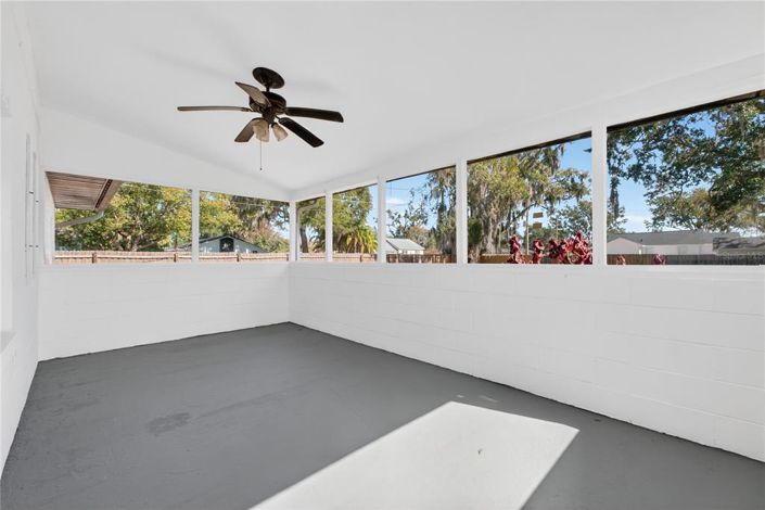 Image No.33-6 Bed Property for sale