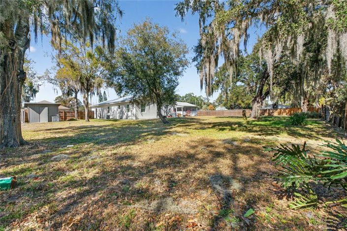 Image No.7-6 Bed Property for sale