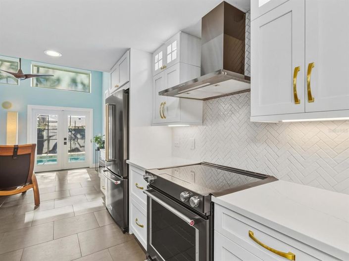 Image No.12-3 Bed Property for sale