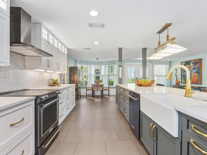 Image No.13-3 Bed Property for sale