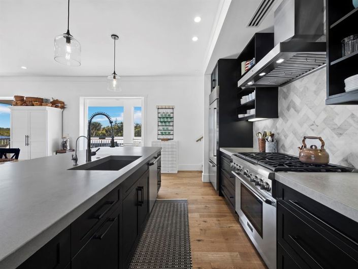 Image No.17-3 Bed Property for sale