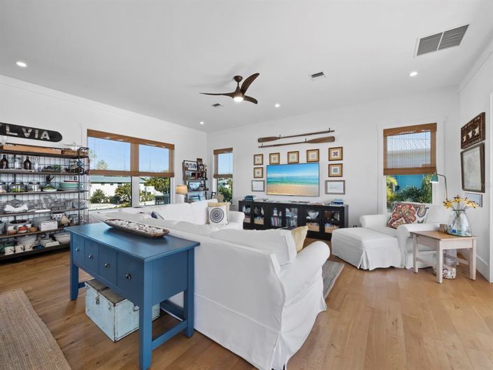 Image No.22-3 Bed Property for sale